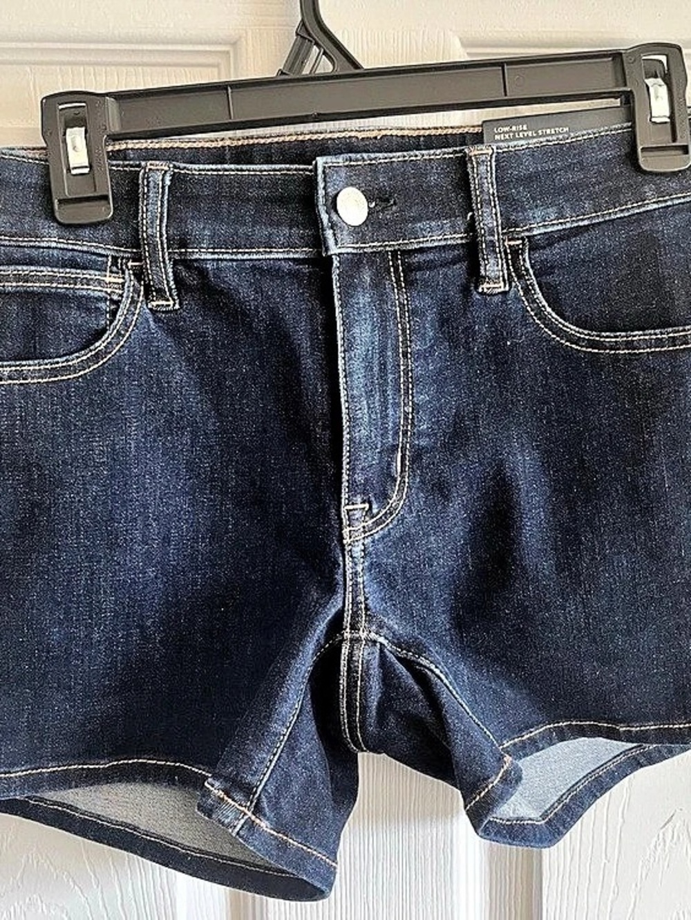 NWT Women’s American Eagle Low-rise Next Level Stretch MIDI Jean Shorts size 6